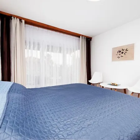 Sissy Apartment *